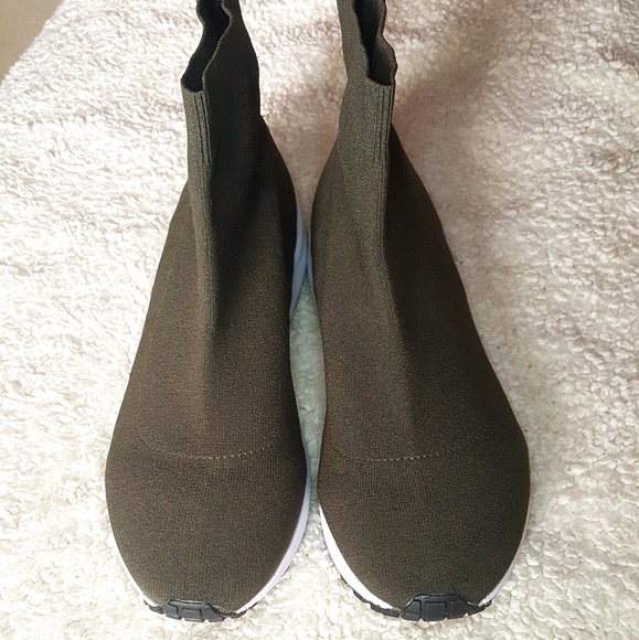 Steve Madden Shoes - NWOT| Steve Madden Knitted Olive Green Sneaker